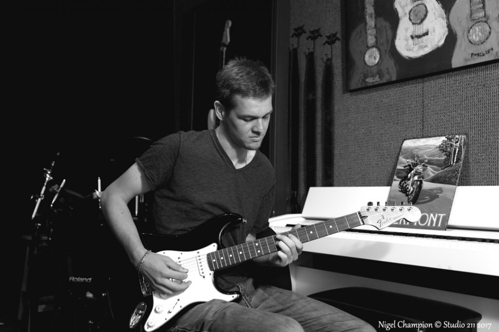 Guitar lessons Toronto